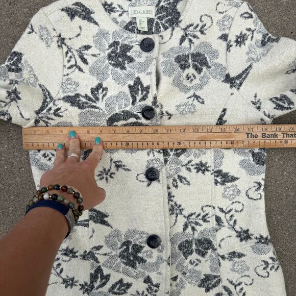 Lucy and Laurel Floral Wool Blend Coat Jacket Cream Gray Button Front Size Large - Picture 6 of 10